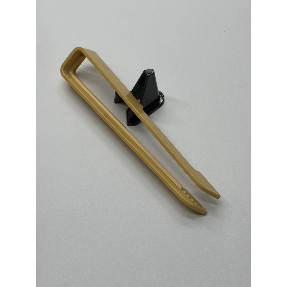 Vintage Tupperware‎ Harvest Gold Serving Tongs Model 1299-22 Retro Tan Plastic